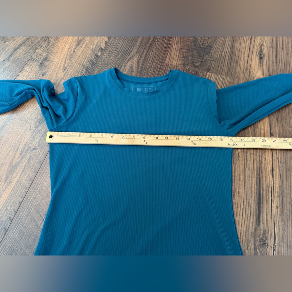 Figs Women’s Ribbed Longsleeve Underscrub Caribbean Blue Size Small - Picture 8 of 9